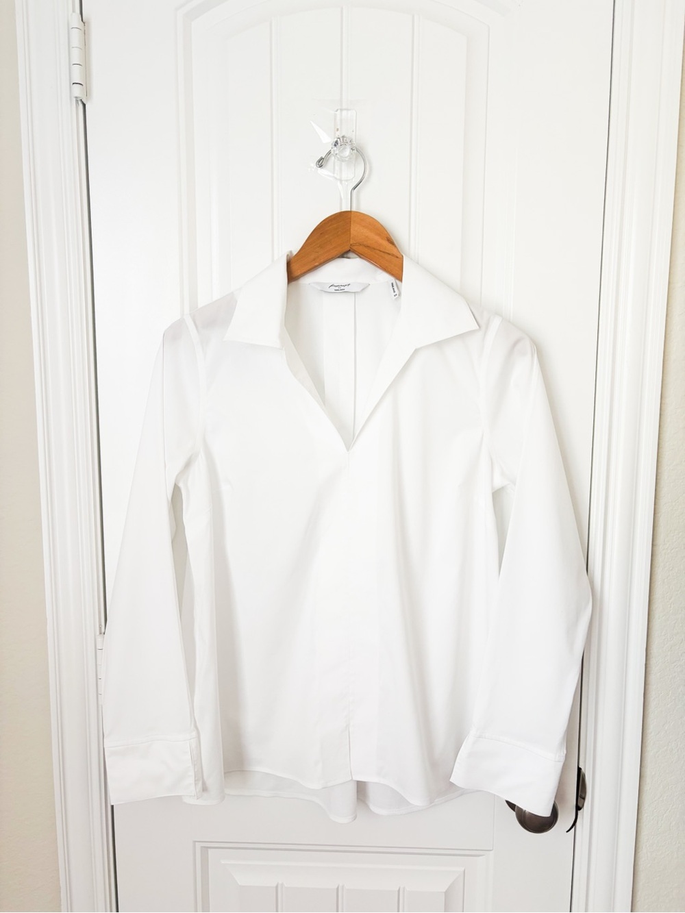 Foxcroft Agnes No Iron Stretch Long Sleeve Popover Shirt White Size XS - Picture 3 of 4